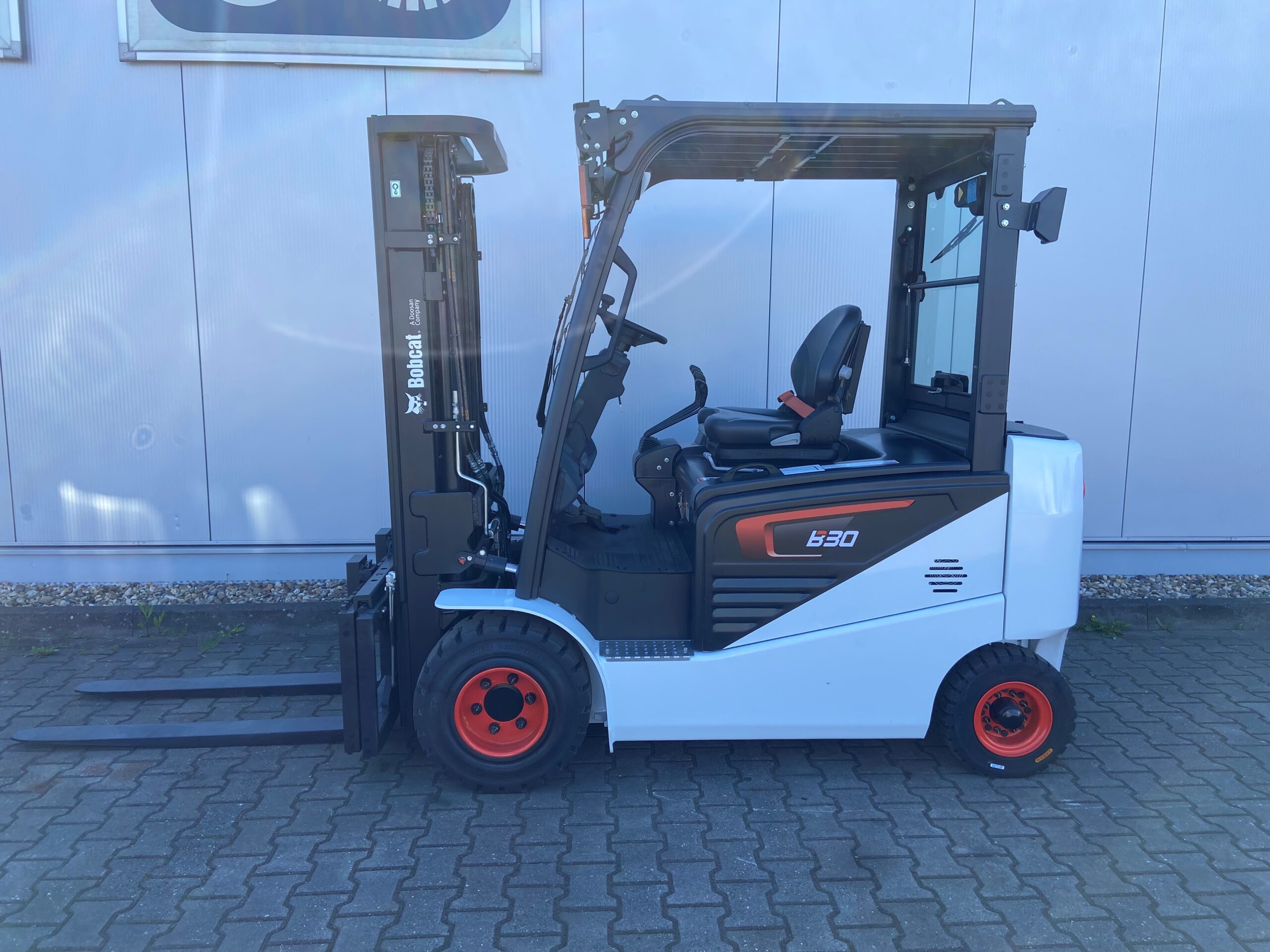 Doosan Elektrogabelstapler B30 NS