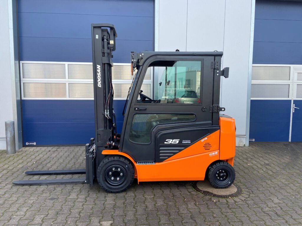 Doosan Elektrogabelstapler B35NS