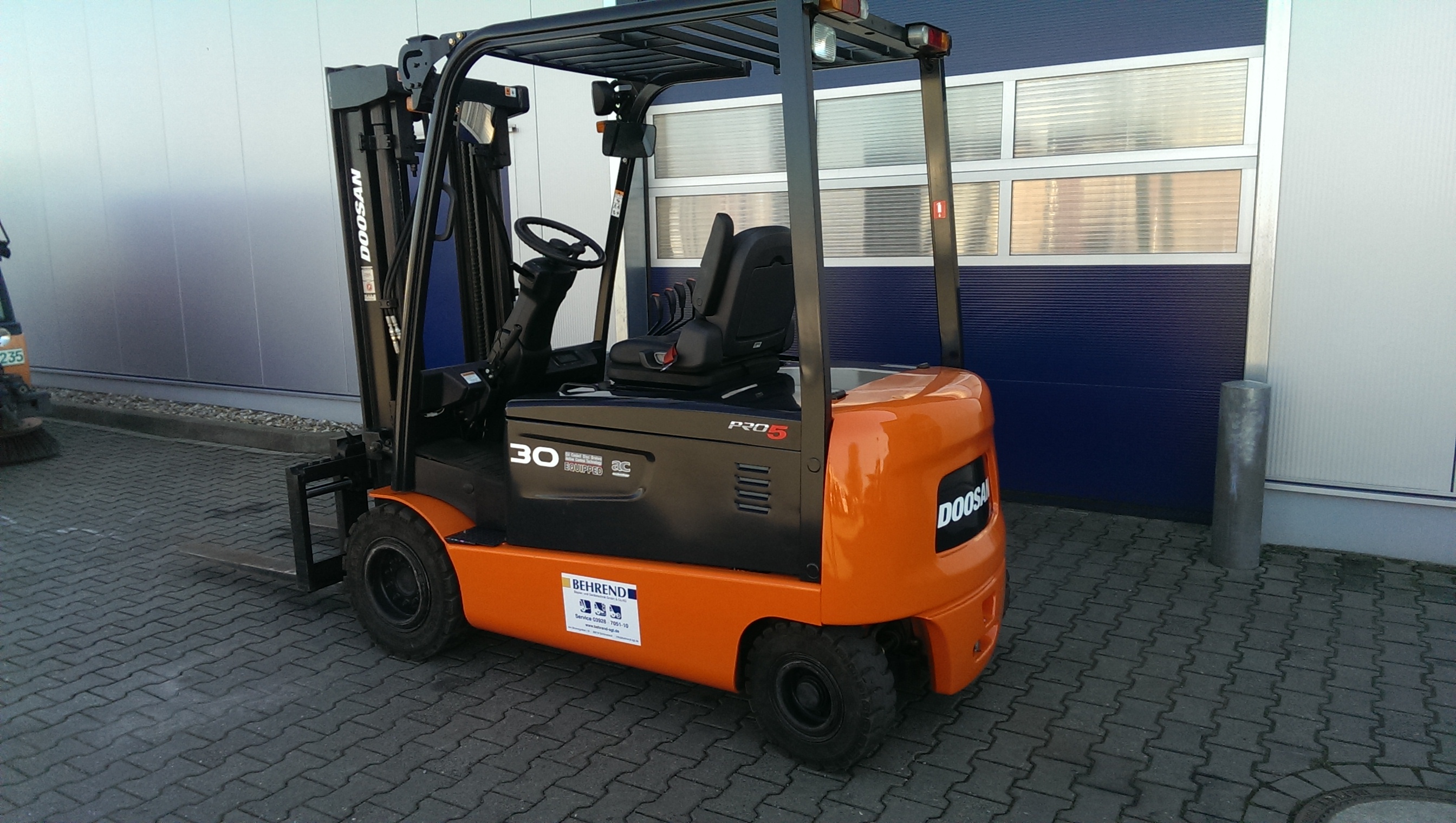 Doosan B30X-5