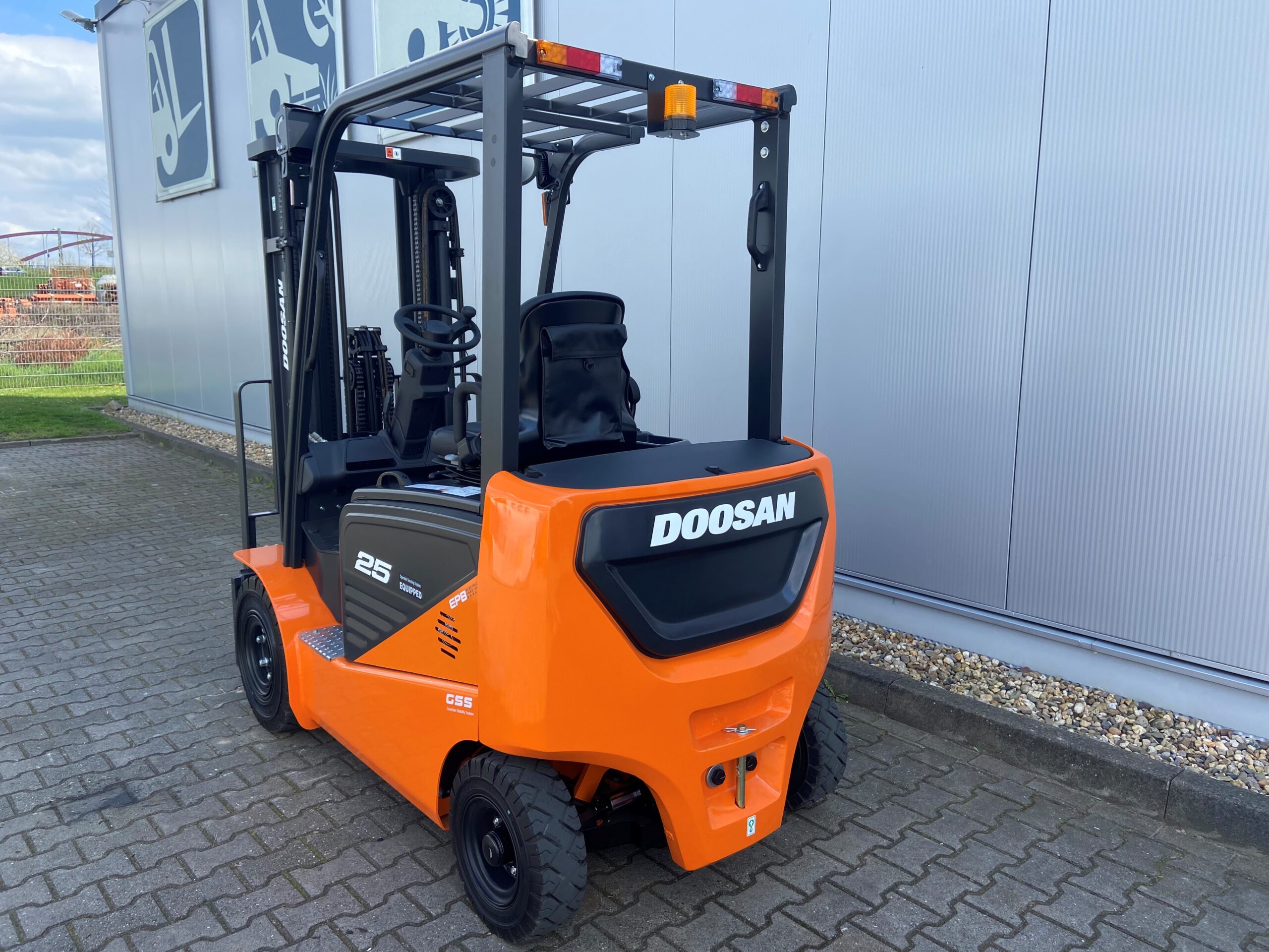 Elektrogabelstapler Doosan B25NS