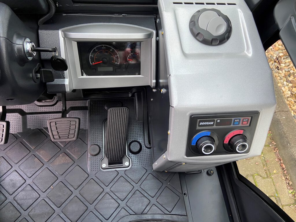Doosan G25-E7 Treibgasstapler