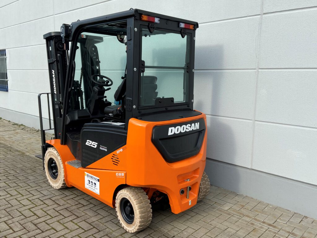 Doosan Elektro Gabelstapler B25NS