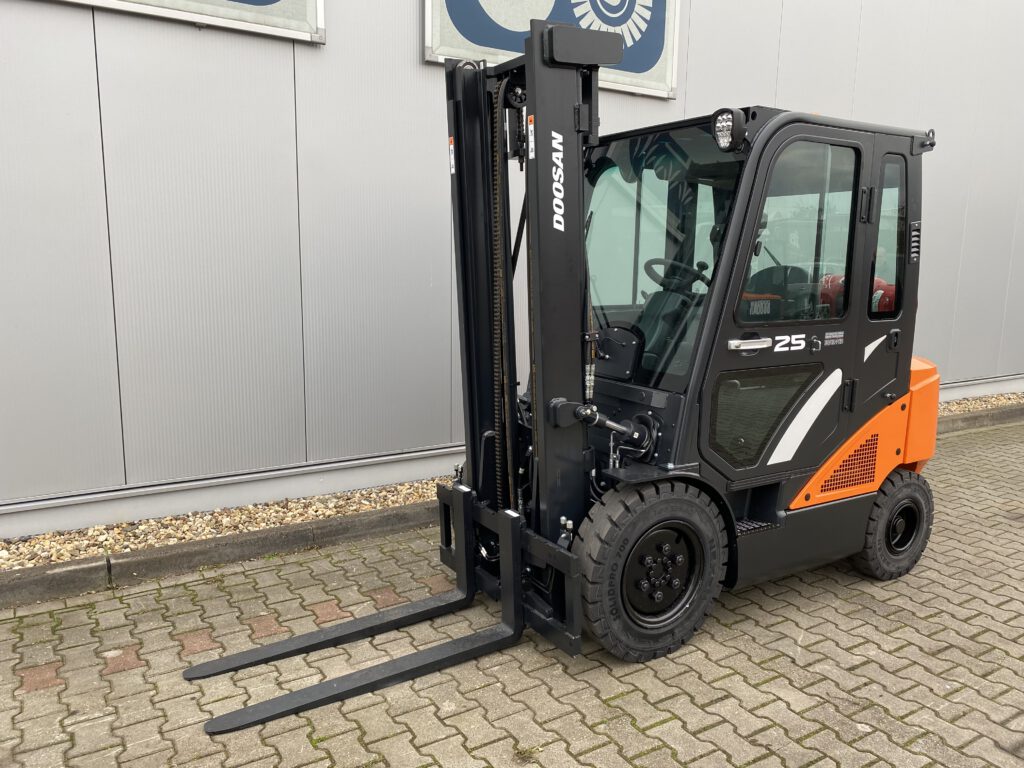 Doosan Treibgasgabelstapler G25P-7 Vollkabine