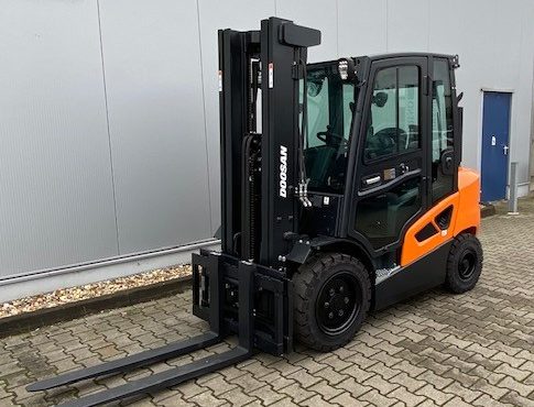 Doosan Dieselgabelstapler D30S-9